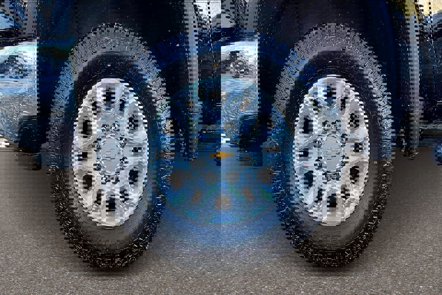 Used 2024 Chevrolet Silverado 2500 LT w/ Convenience Package image 34