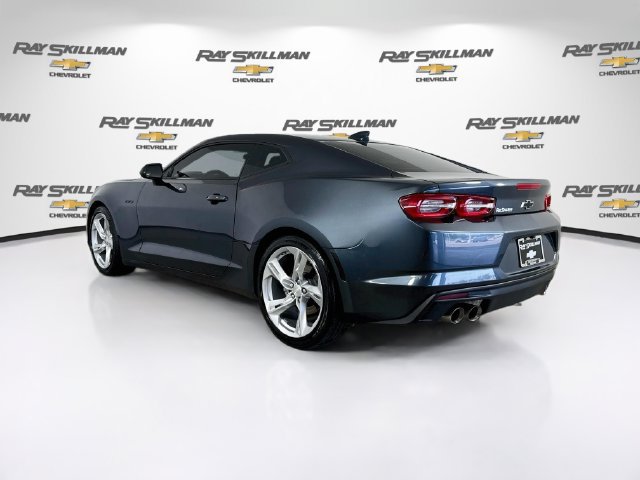 Used 2023 Chevrolet Camaro LT w/ Technology Package RWD image 5