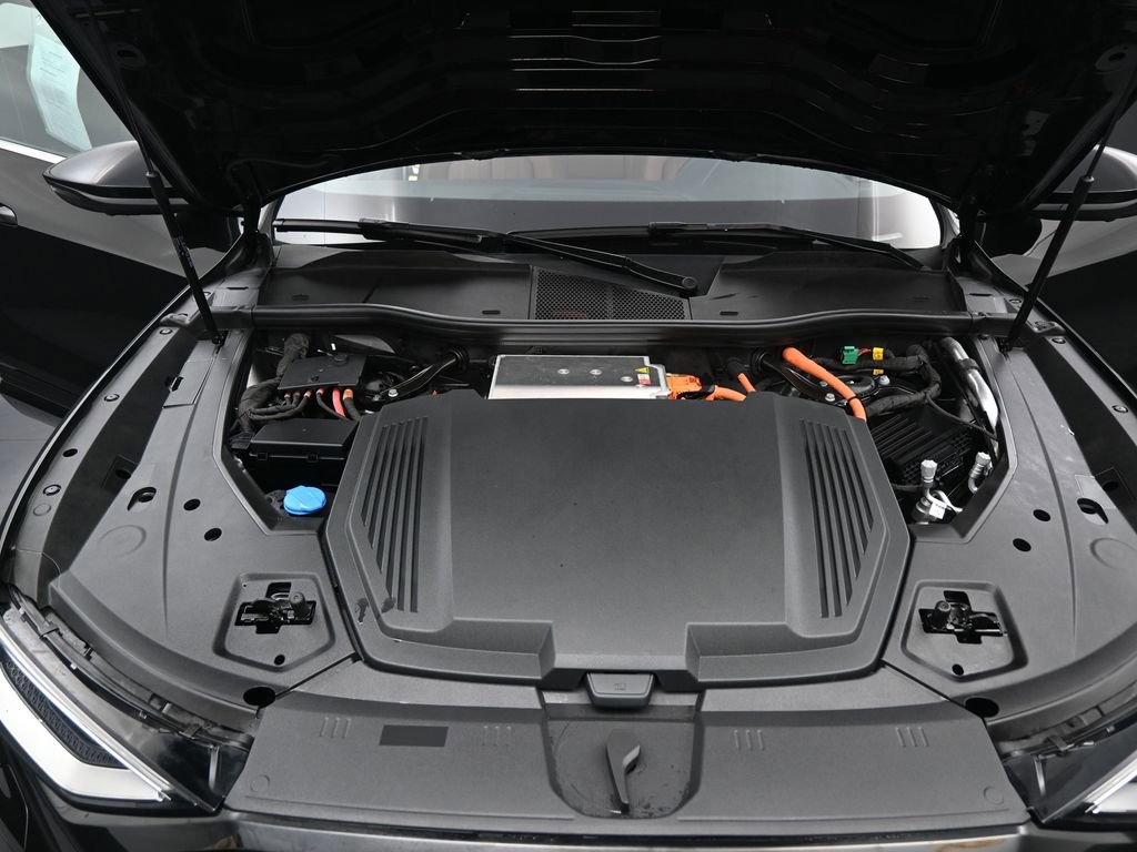 Used 2022 Audi e-tron Premium Plus w/ Premium Plus Package image 37