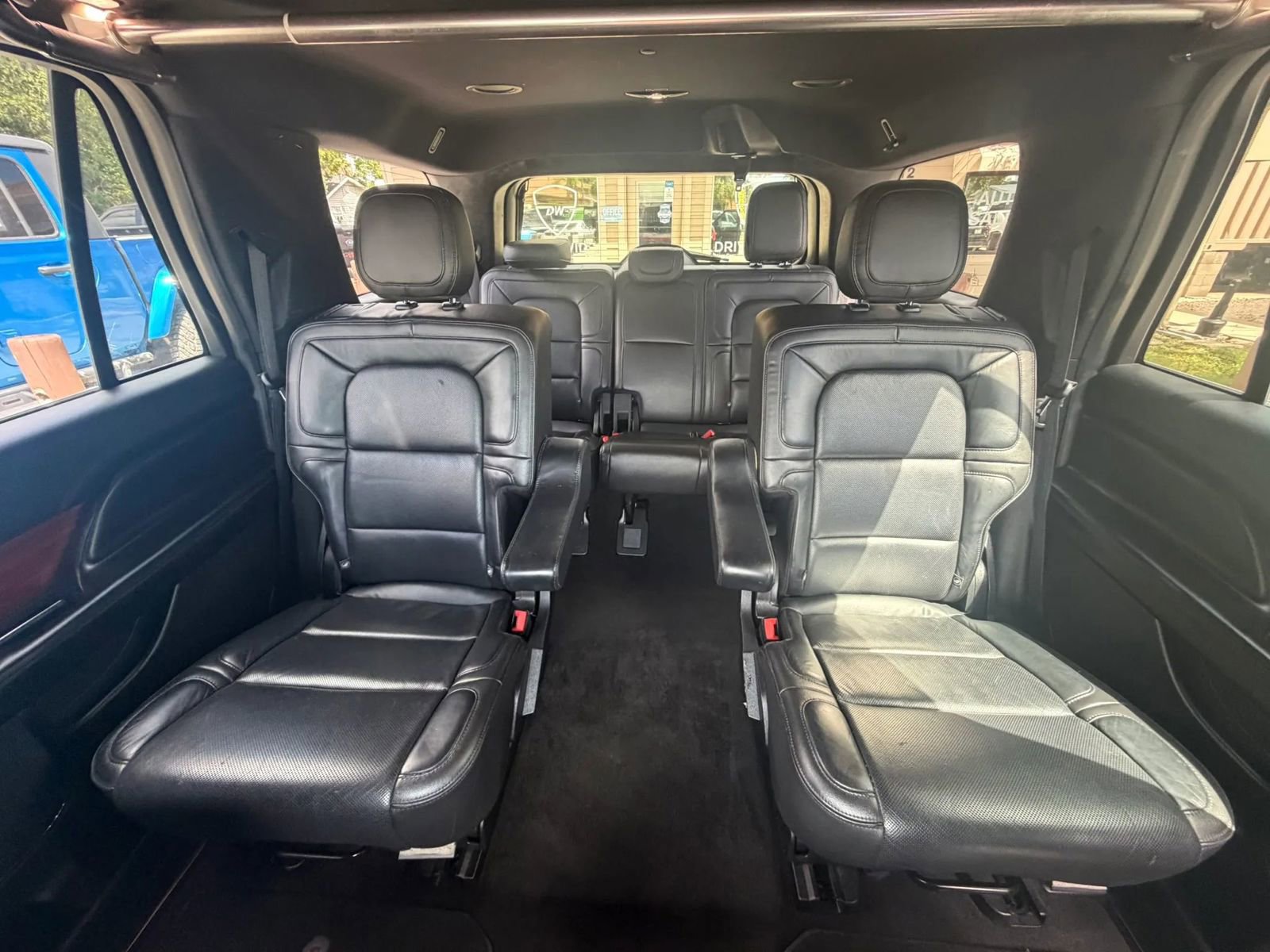 Used 2018 Lincoln Navigator Select RWD image 11