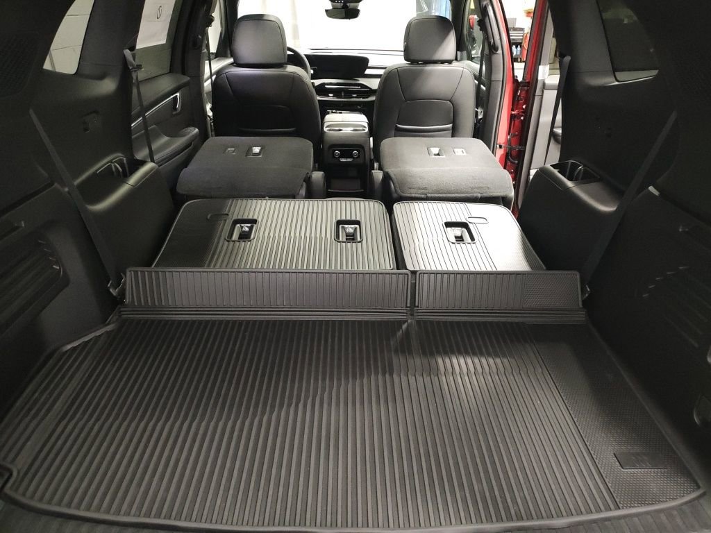 New 2026 Buick Enclave Sport Touring w/ Power Package image 17