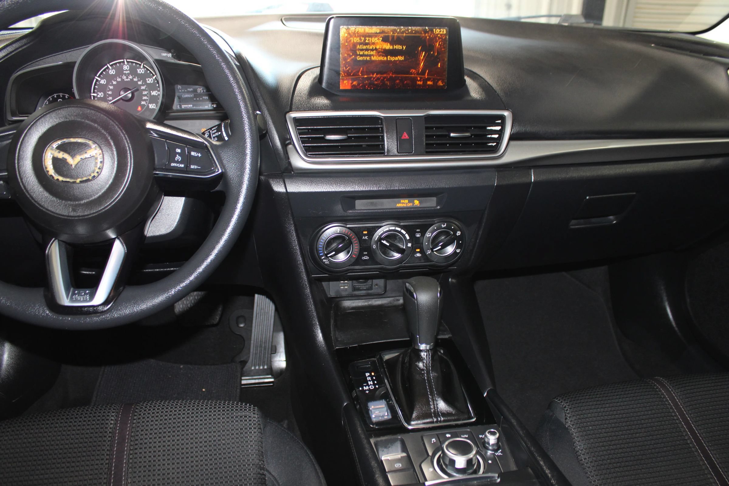 Used 2018 MAZDA MAZDA3 Sport w/ Preferred Equipment Package FWD image 15