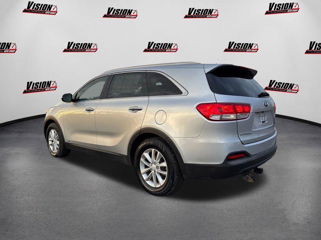Used 2016 Kia Sorento LX image 7