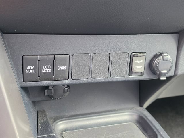 Used 2017 Toyota RAV4 XLE w/ Convenience Package AWD/4WD image 25