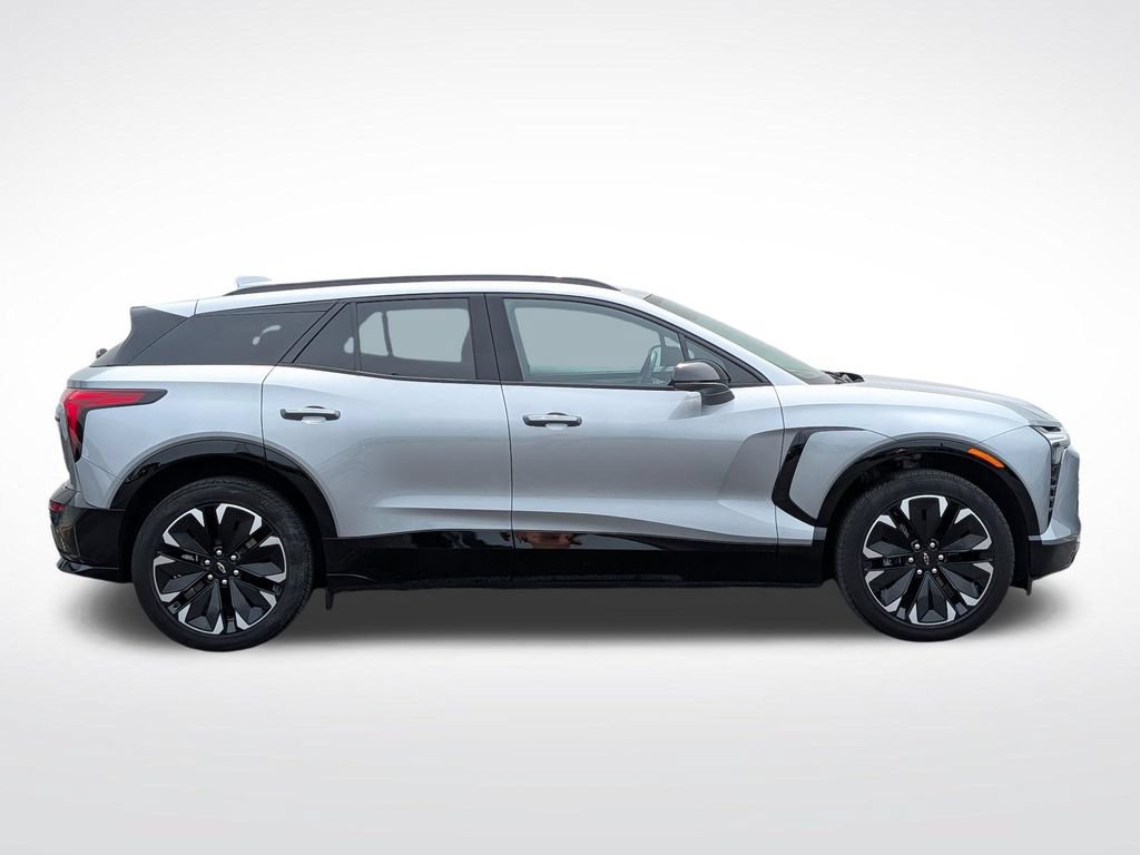 Used 2025 Chevrolet Blazer EV RS AWD/4WD image 2