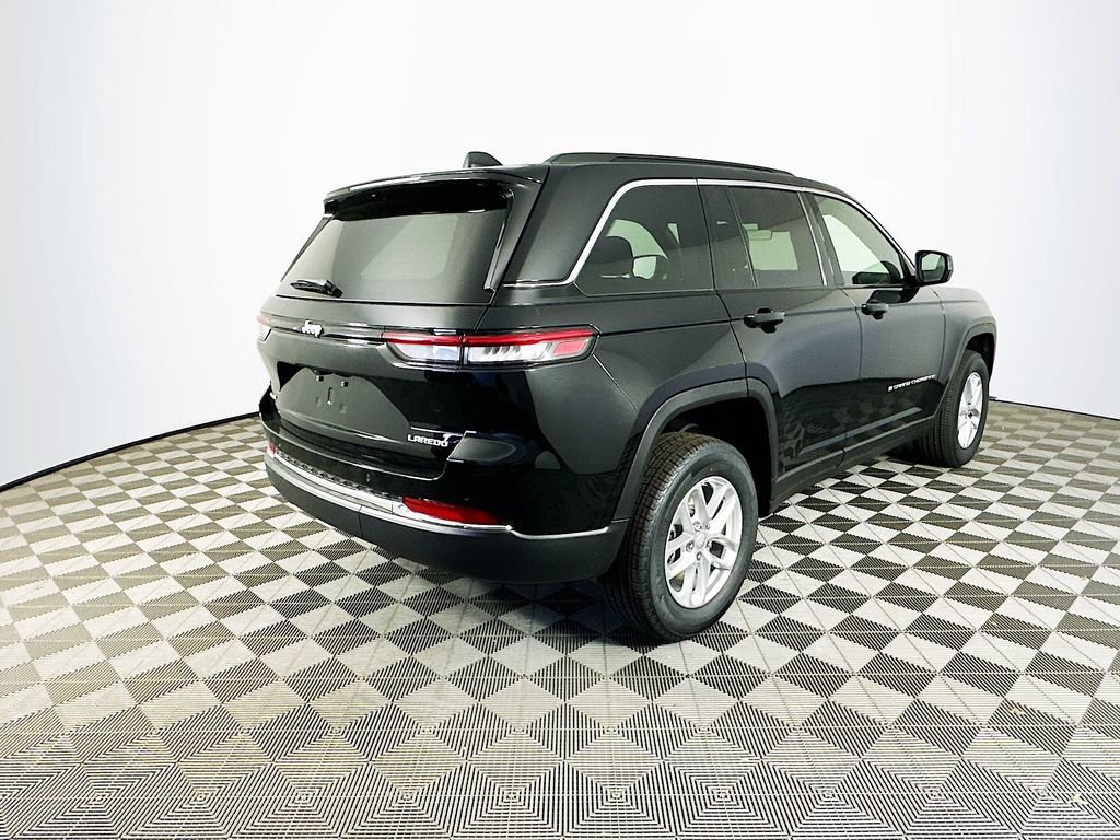 New 2026 Jeep Grand Cherokee Laredo AWD/4WD image 9