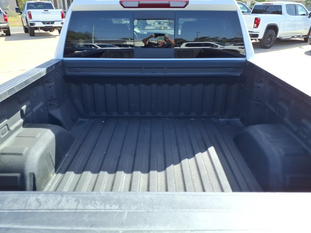 Used 2025 Chevrolet Silverado 1500 LT w/ Safety Package AWD/4WD image 12