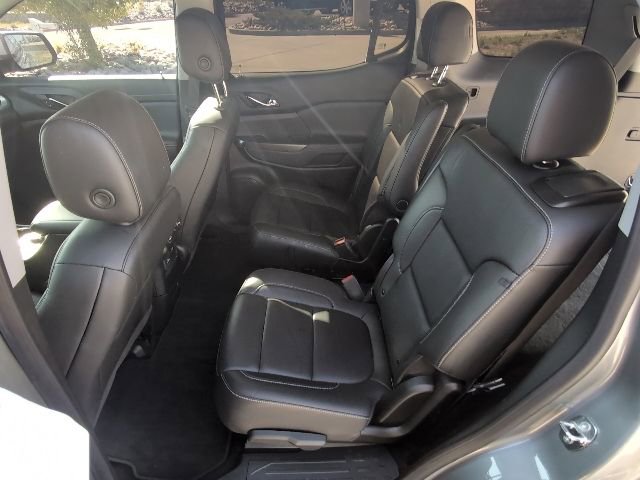 Used 2023 GMC Acadia SLT w/ Technology Package FWD image 26