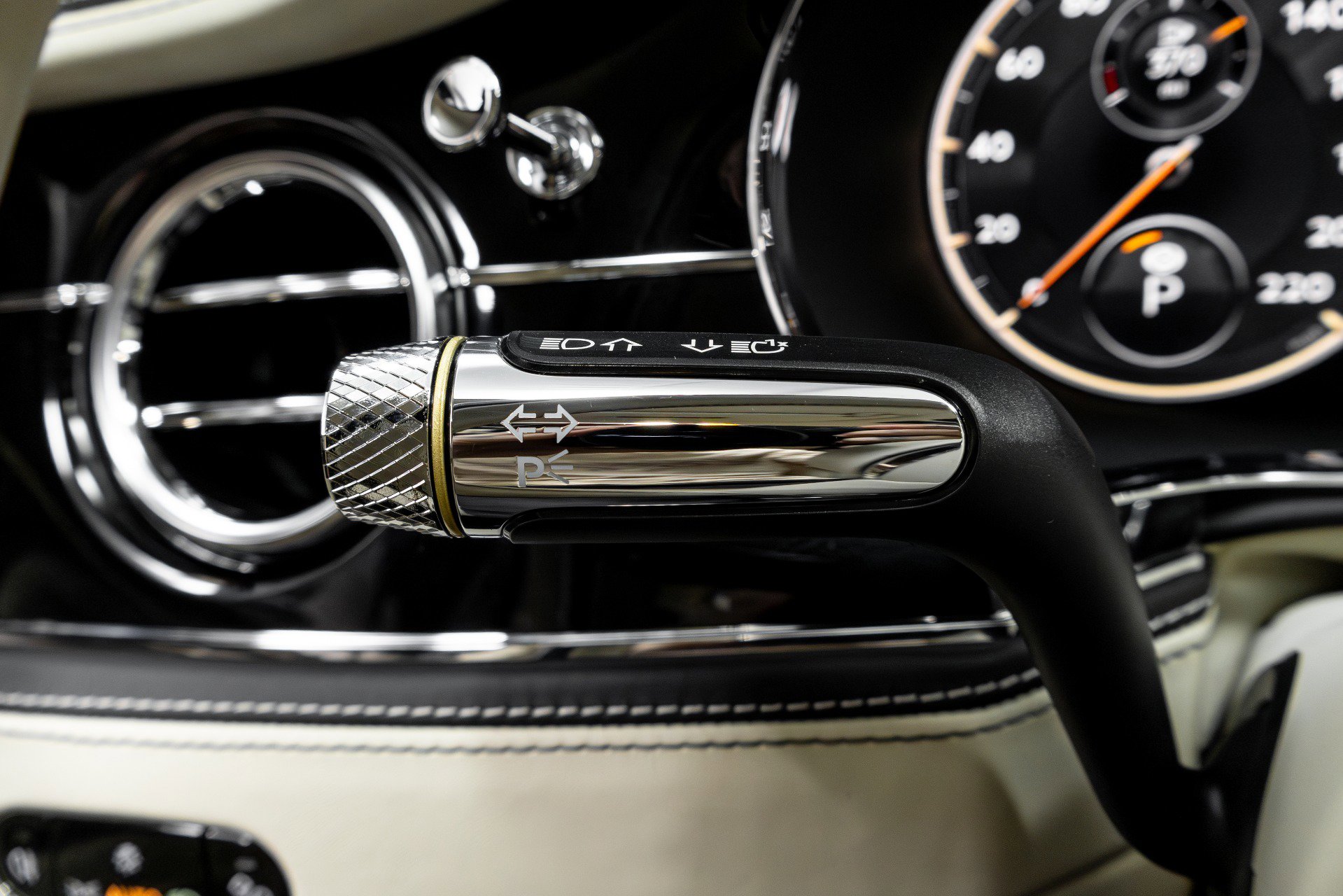 Used 2021 Bentley Flying Spur W12 image 62