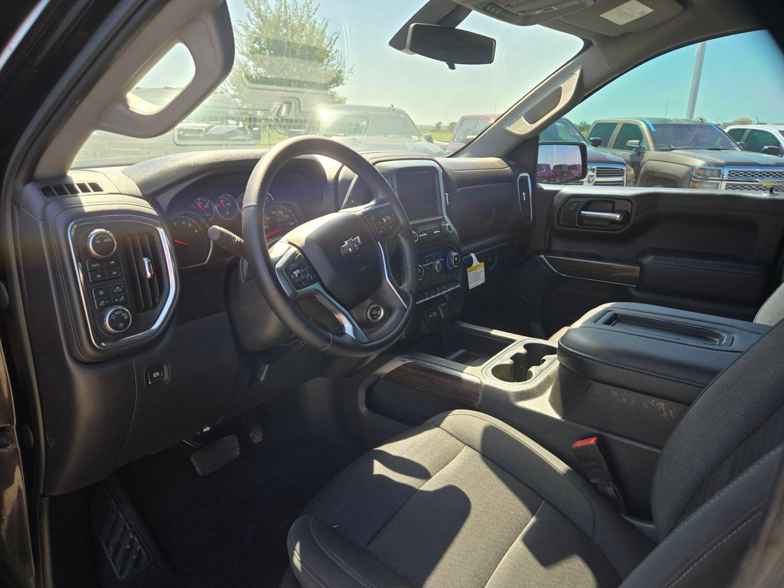 Certified 2020 Chevrolet Silverado 1500 RST w/ Texas Edition AWD/4WD image 11