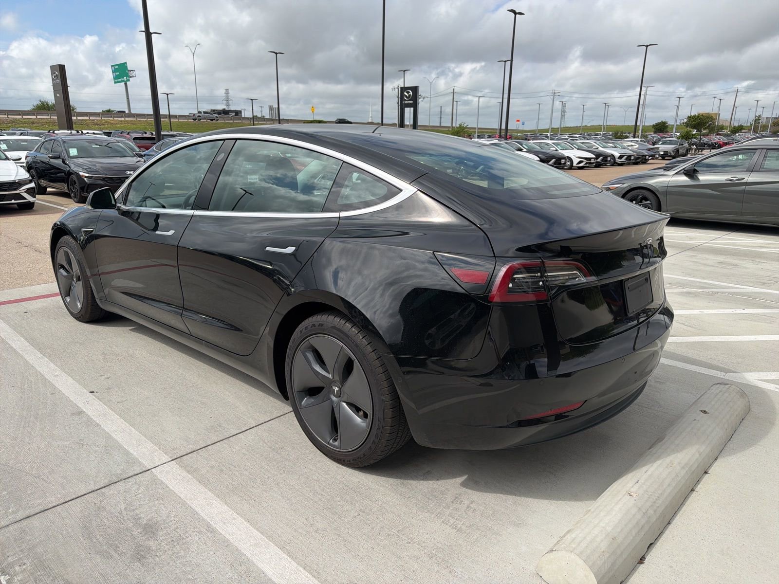 Used 2019 Tesla Model 3 Standard Range Plus image 7