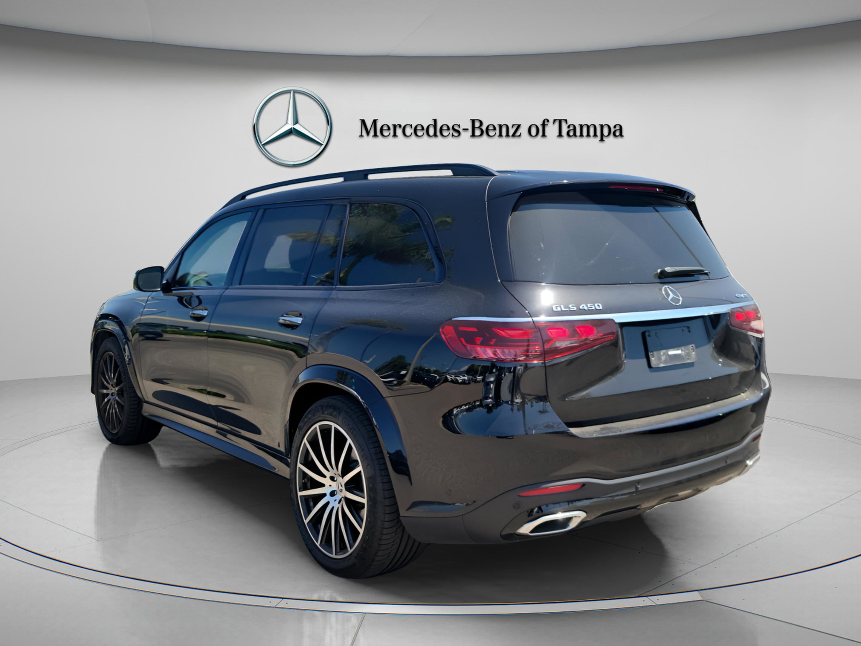Used 2024 Mercedes-Benz GLS 450 4MATIC image 2