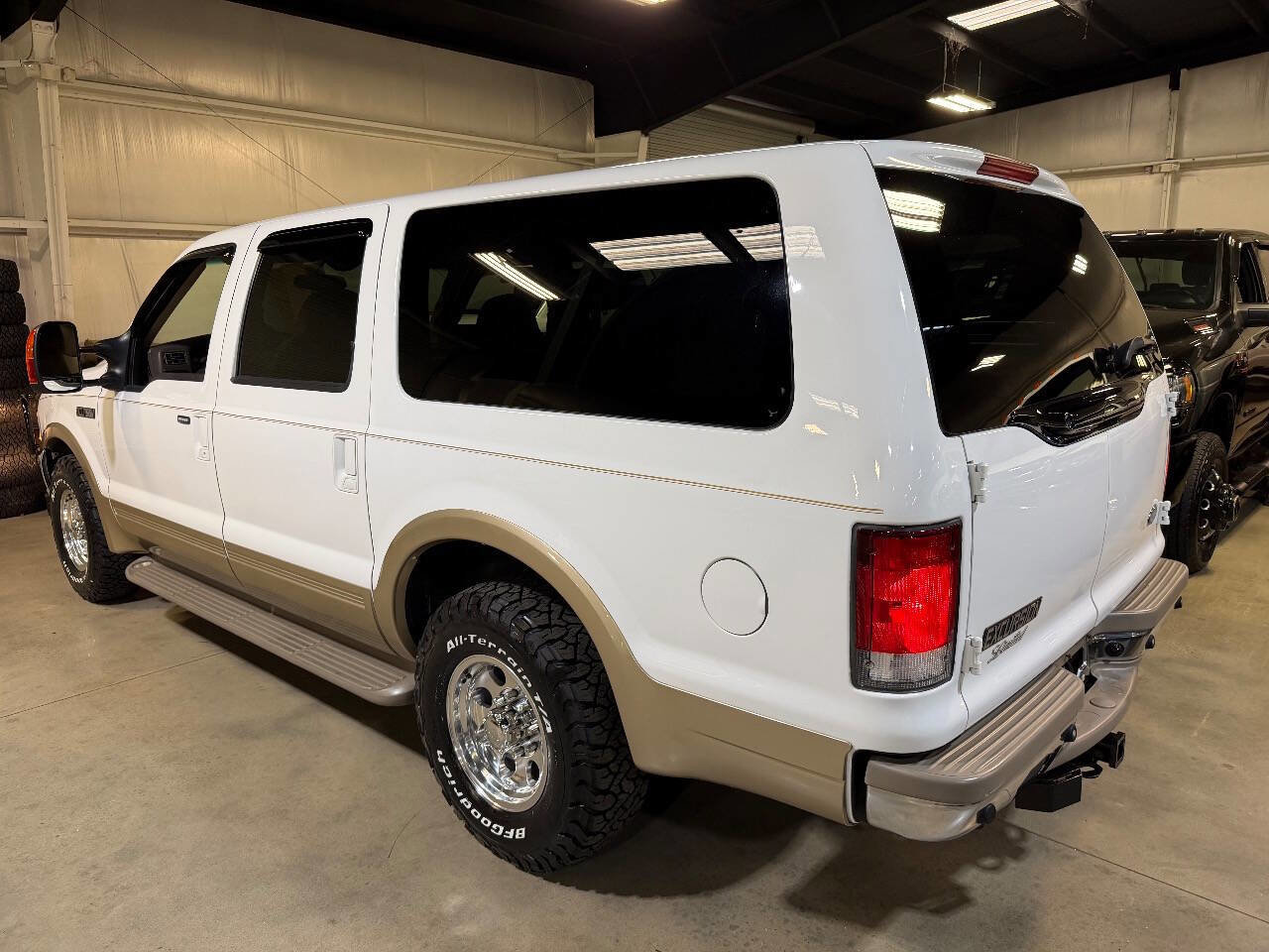 Used 2001 Ford Excursion Limited image 2