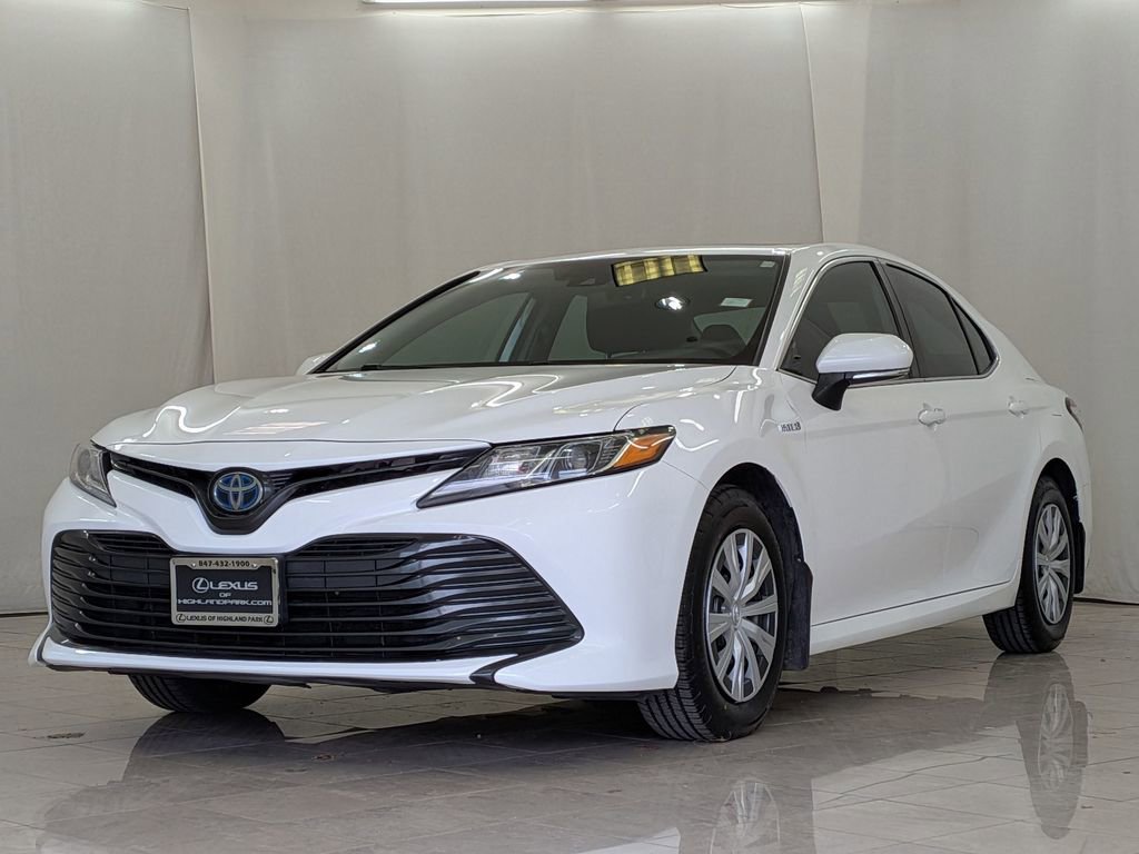 Used 2020 Toyota Camry LE w/ Sunroof Package image 4