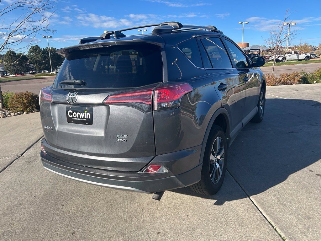 Used 2018 Toyota RAV4 XLE AWD/4WD image 7