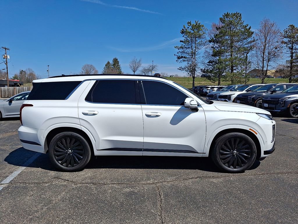 Used 2025 Hyundai Palisade Calligraphy image 16