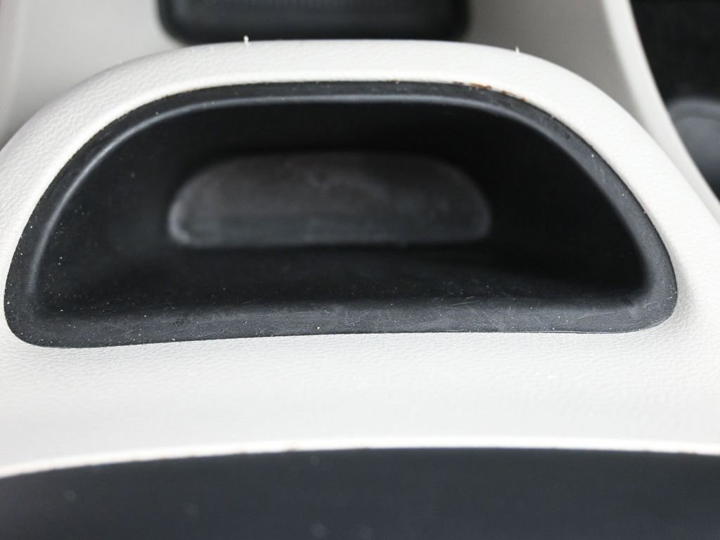 Used 2023 Chrysler Pacifica Touring-L image 18