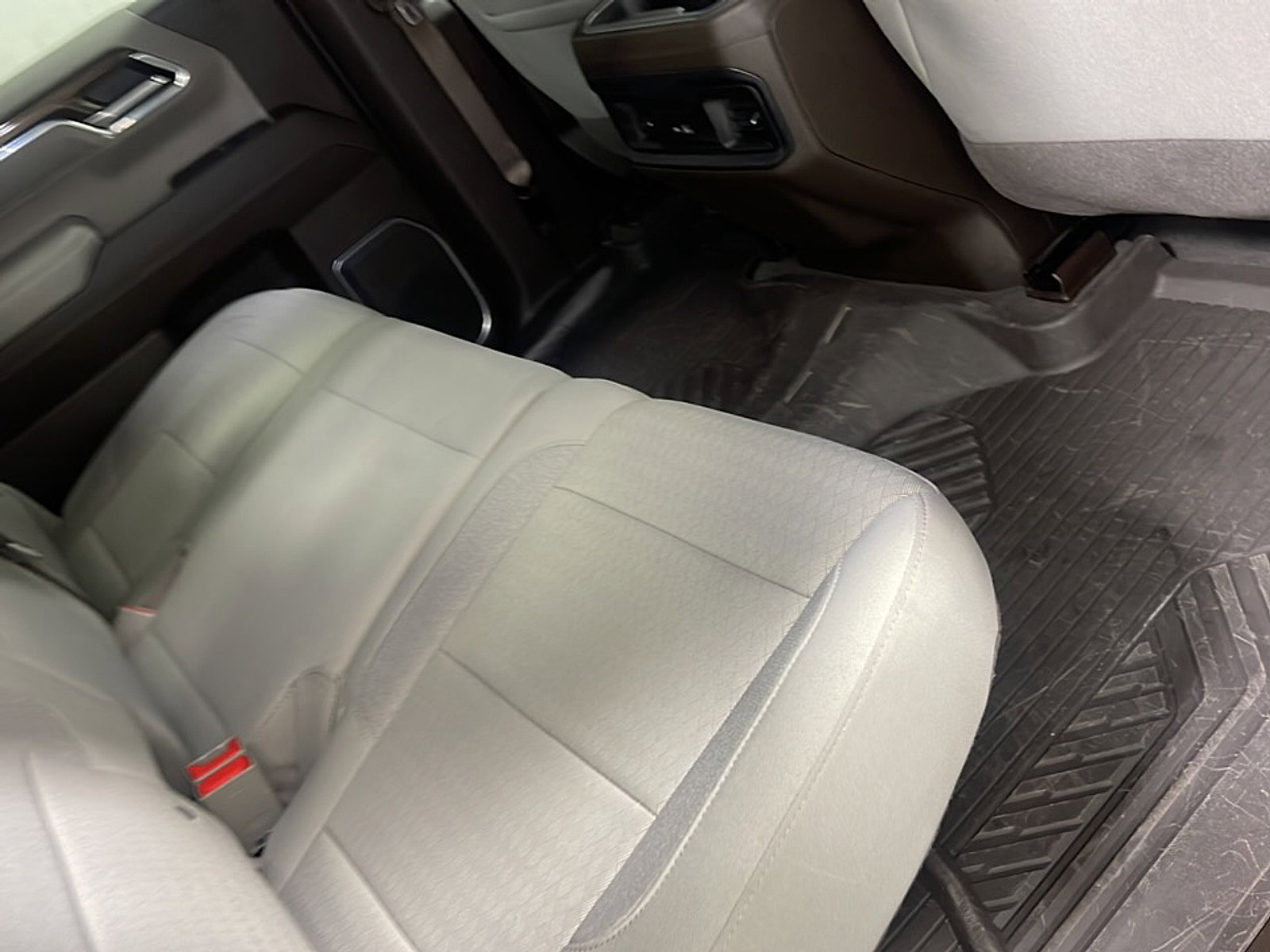 Used 2023 Chevrolet Silverado 1500 LT AWD/4WD image 15