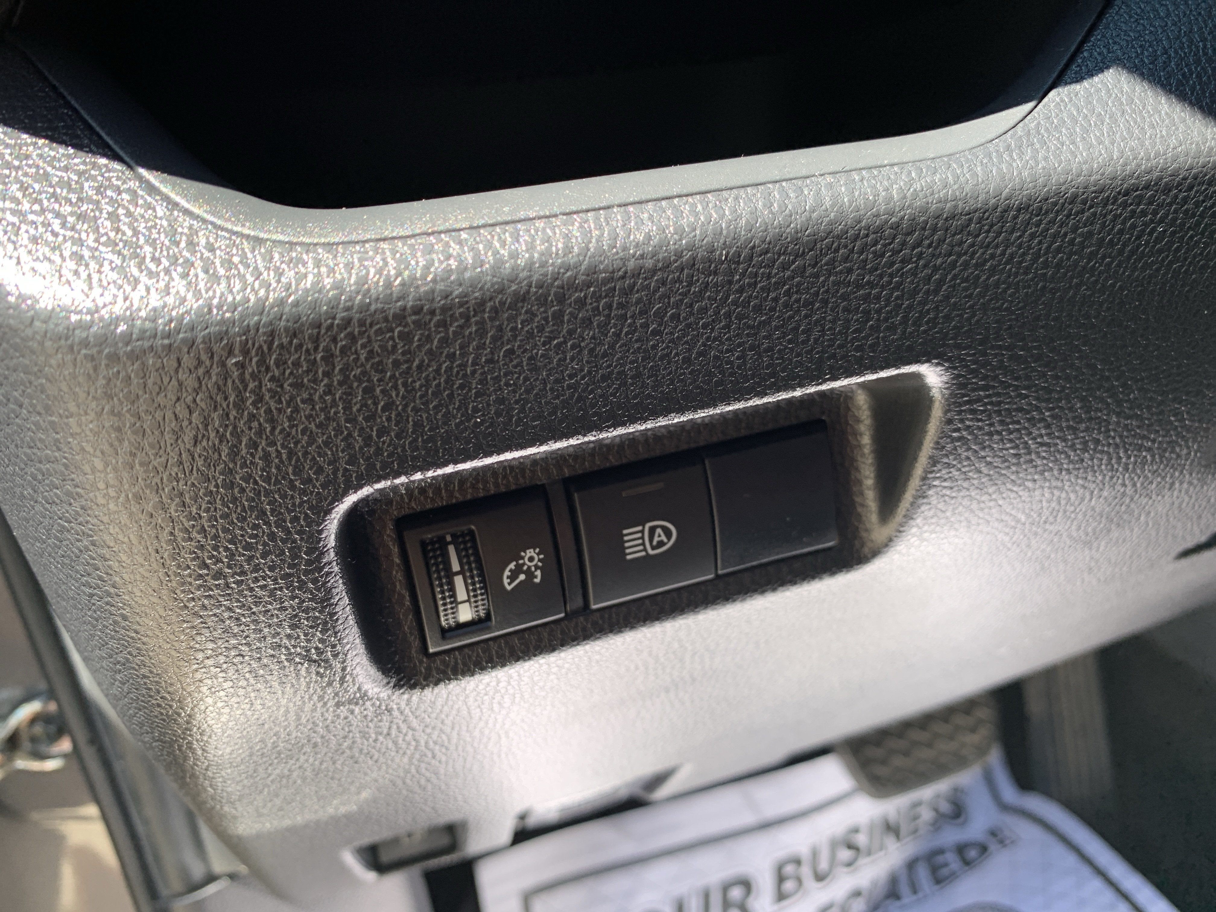Used 2020 Toyota RAV4 LE w/ Carpet Mat Package AWD/4WD image 16