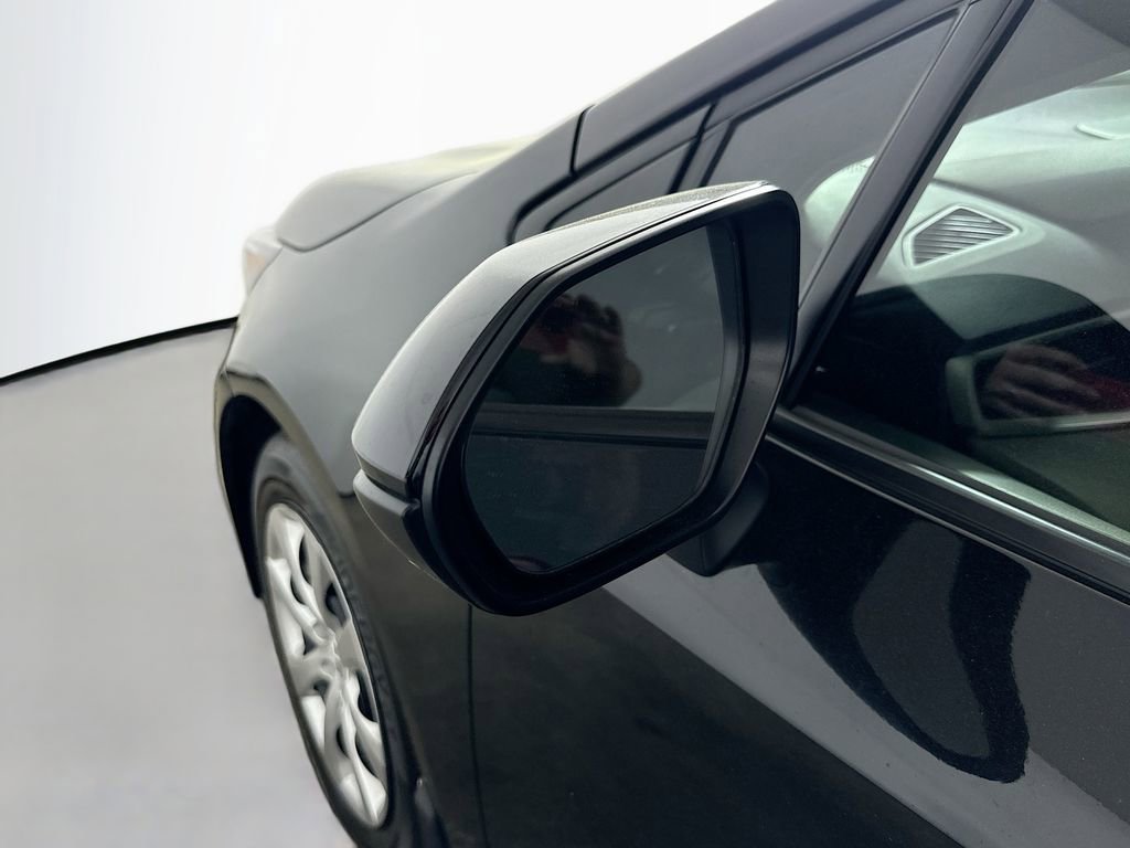 Used 2025 Toyota Corolla LE image 35