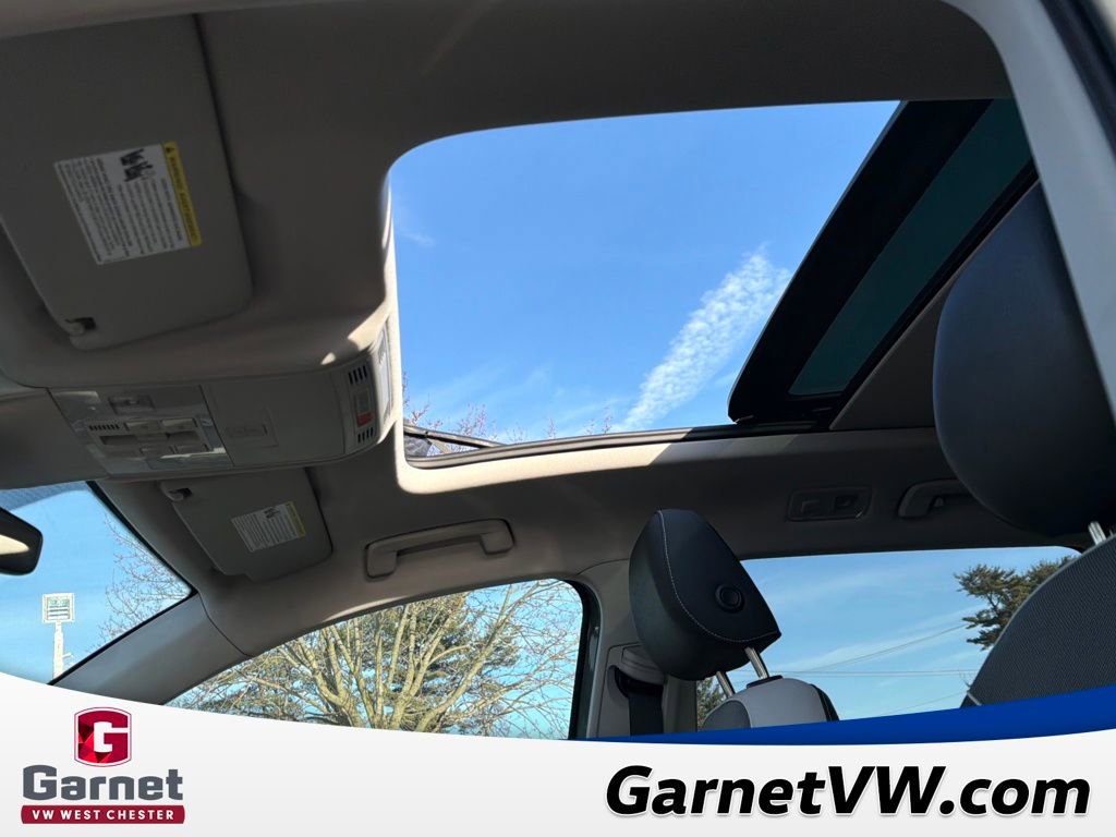 New 2026 Volkswagen Taos SE image 16