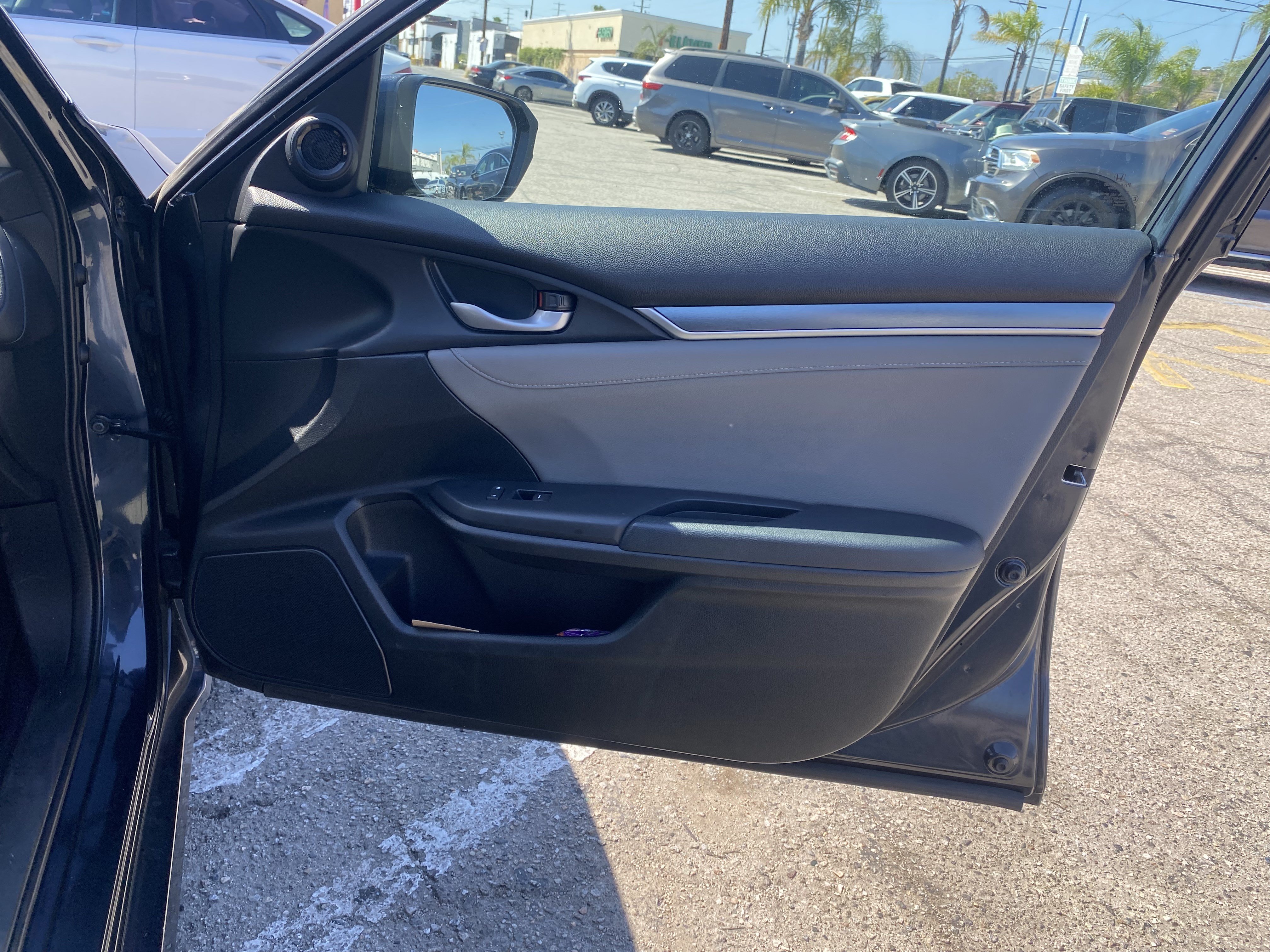 Used 2017 Honda Civic EX-L image 22