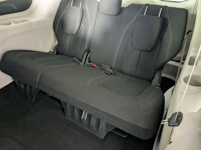 Used 2024 Chrysler Voyager LX image 26