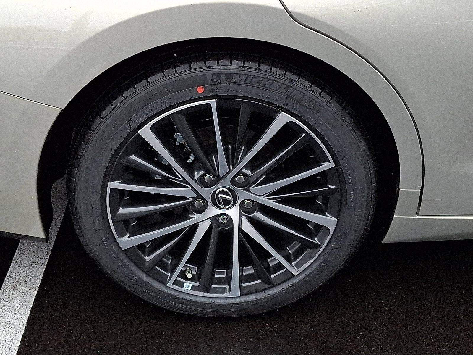 New 2025 Lexus ES 350 Premium image 5