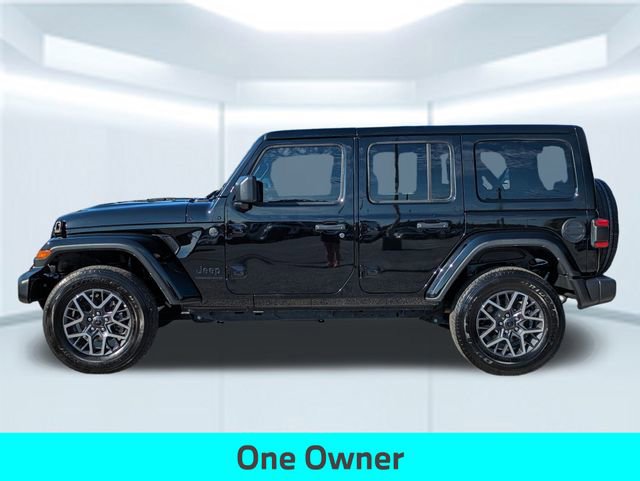 Used 2025 Jeep Wrangler Sahara video 2
