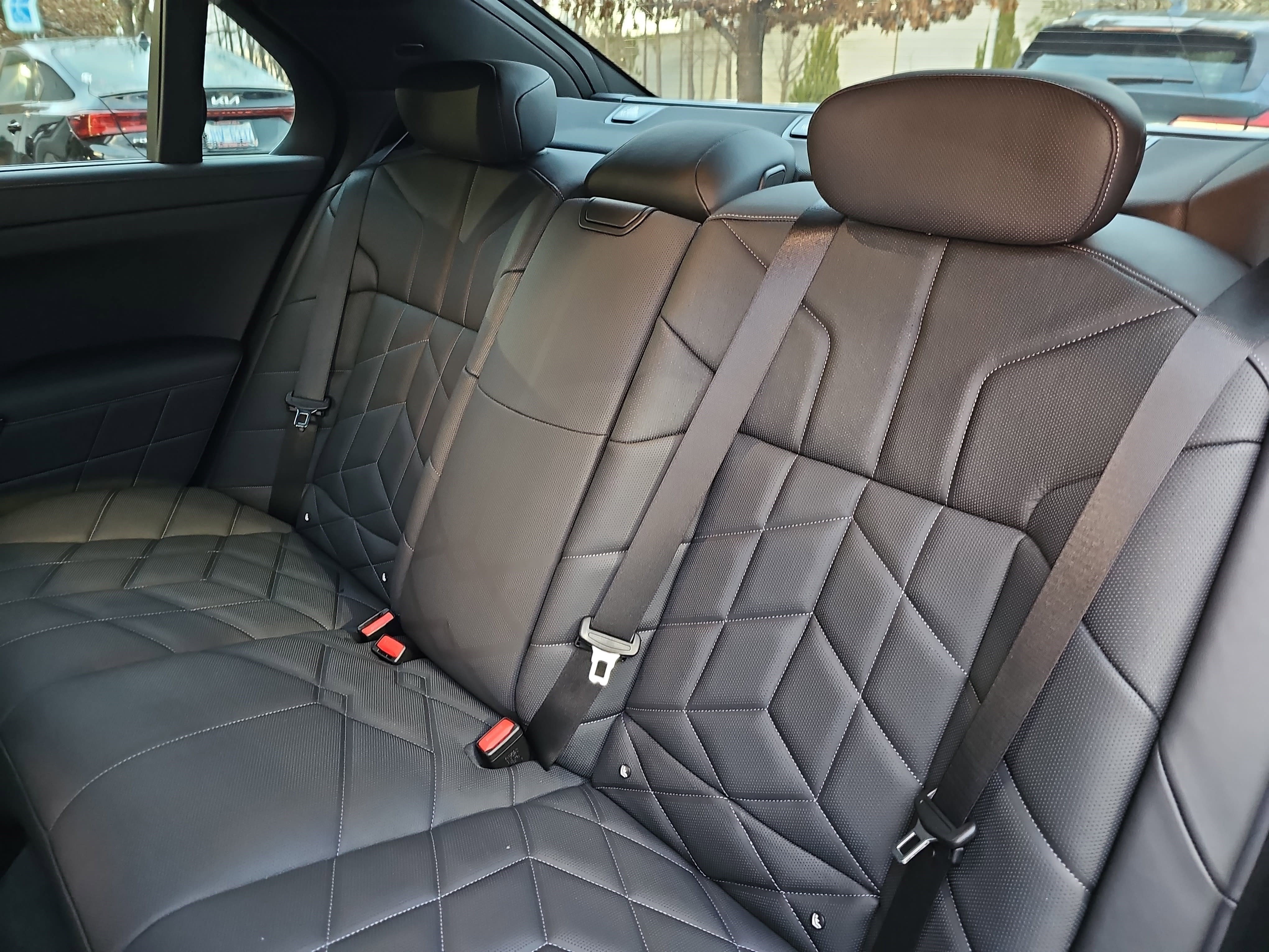 Certified 2023 BMW 740i w/ Executive Package image 16