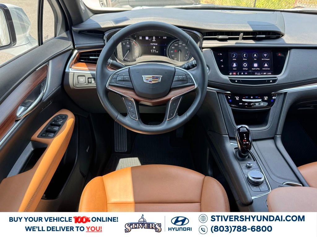 Used 2025 Cadillac XT5 Premium Luxury w/ Technology Package AWD/4WD image 2