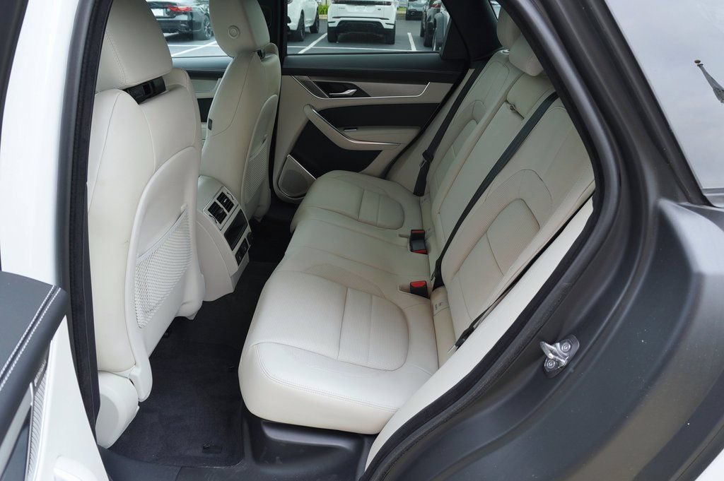 Used 2025 Jaguar F-PACE R-Dynamic S AWD/4WD image 34