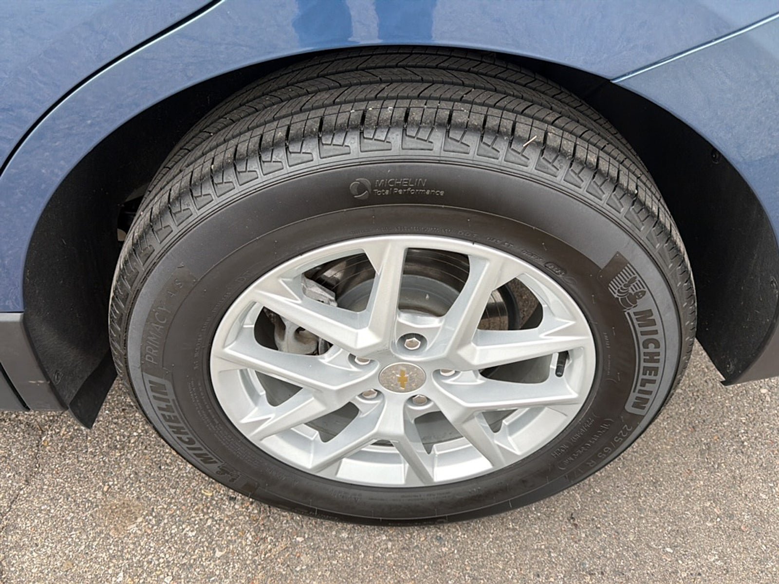 Used 2024 Chevrolet Equinox LT w/ LPO, Floor Liner Package FWD image 7