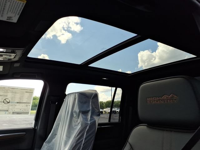 New 2026 Chevrolet Suburban High Country AWD/4WD image 8