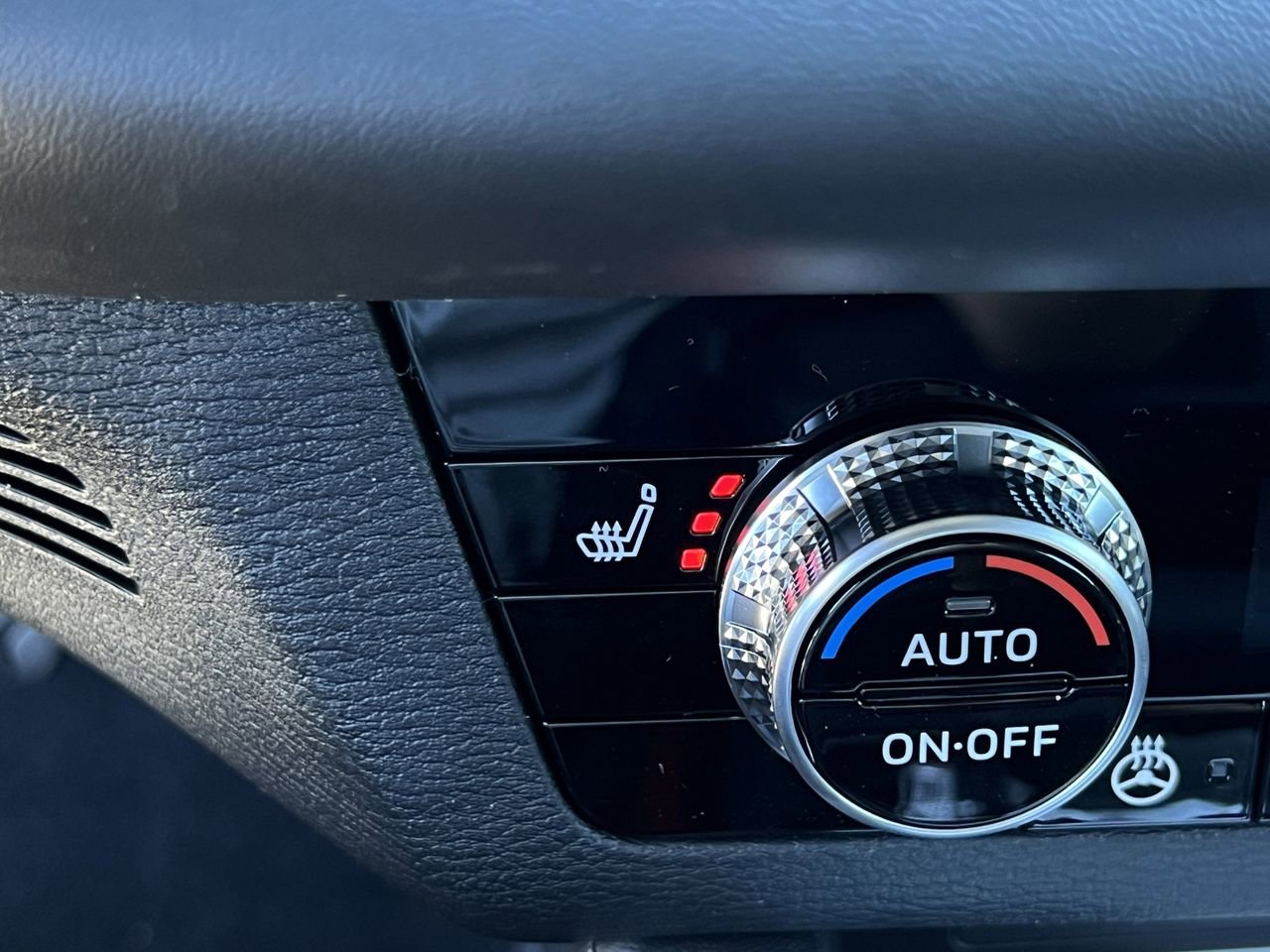 New 2026 Nissan Rogue Platinum image 15