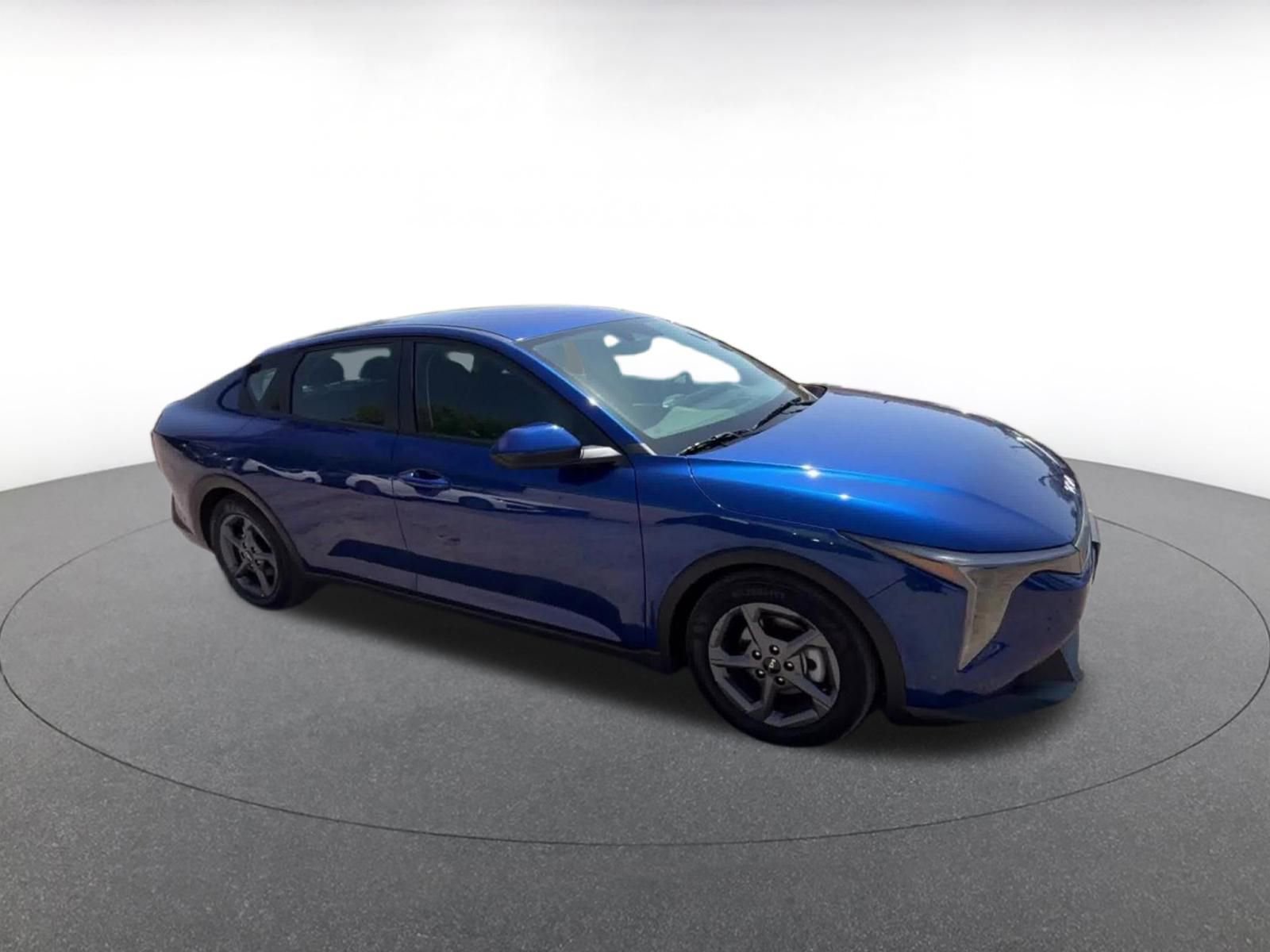 Used 2025 Kia K4 FWD image 2