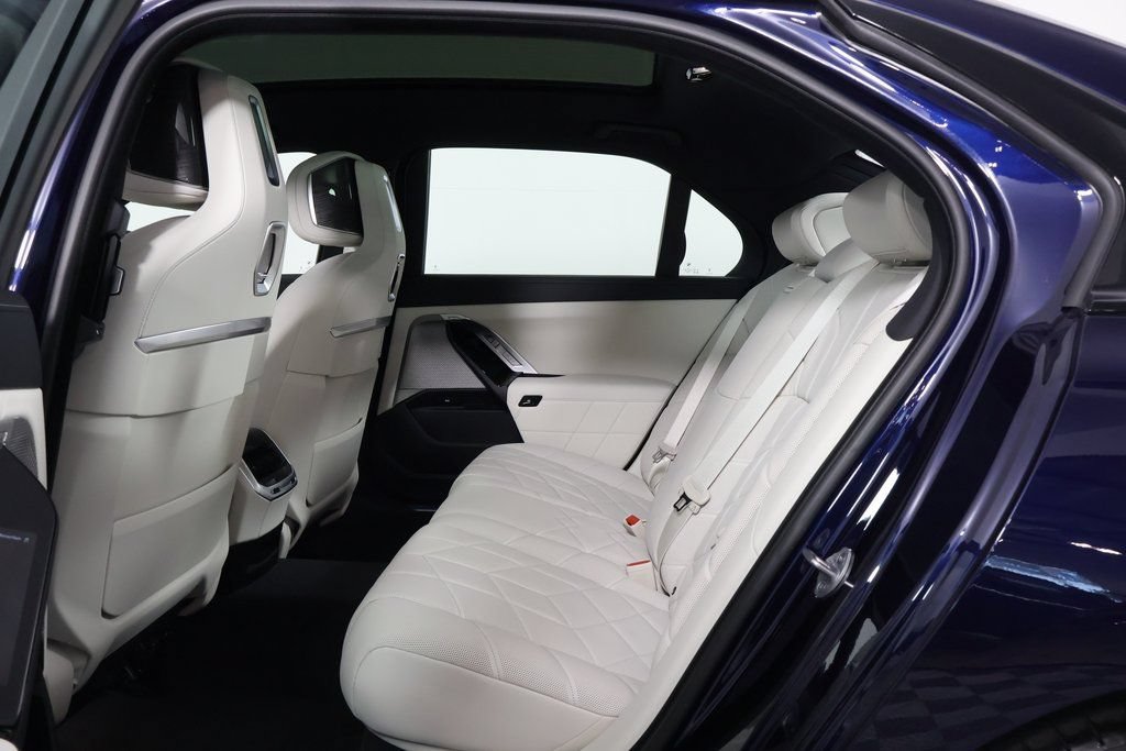 New 2026 BMW i7 eDrive50 w/ Executive Package RWD image 6