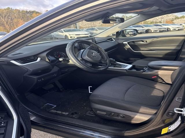 Used 2020 Toyota RAV4 XLE w/ Convenience Package image 3