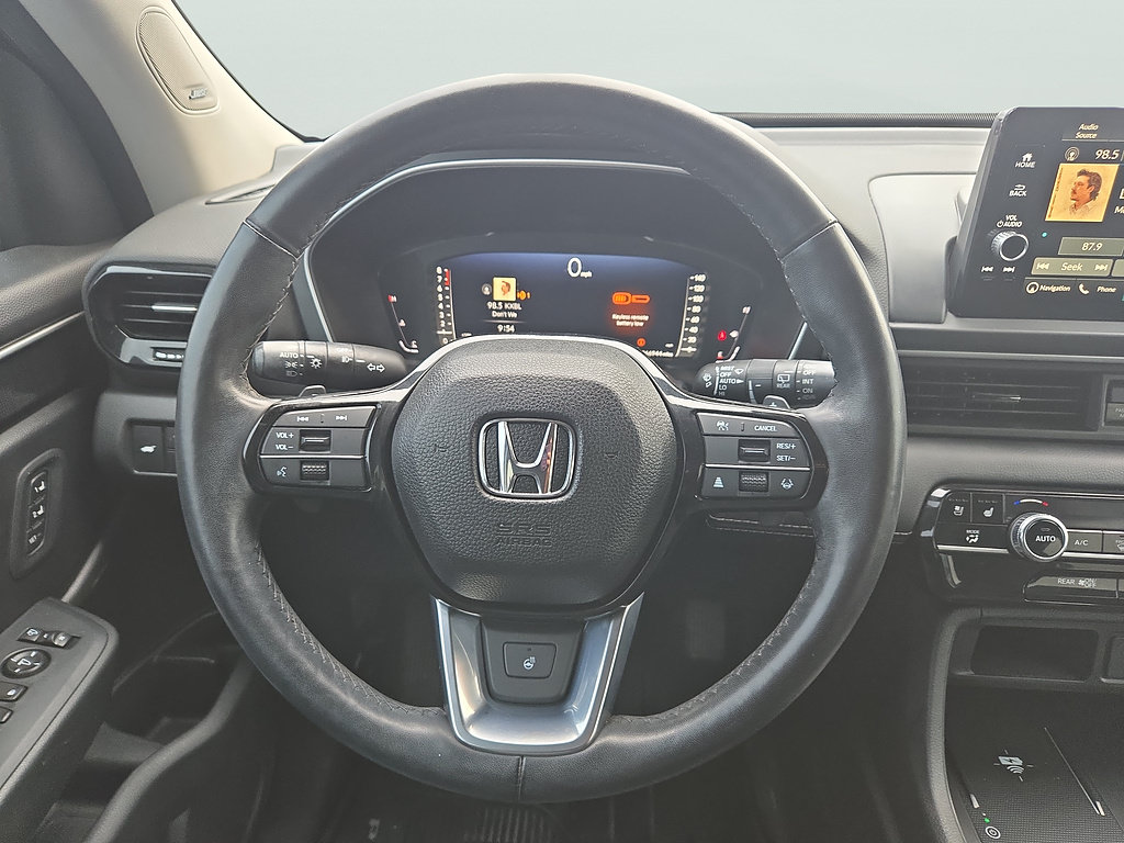 Used 2023 Honda Pilot Elite image 12