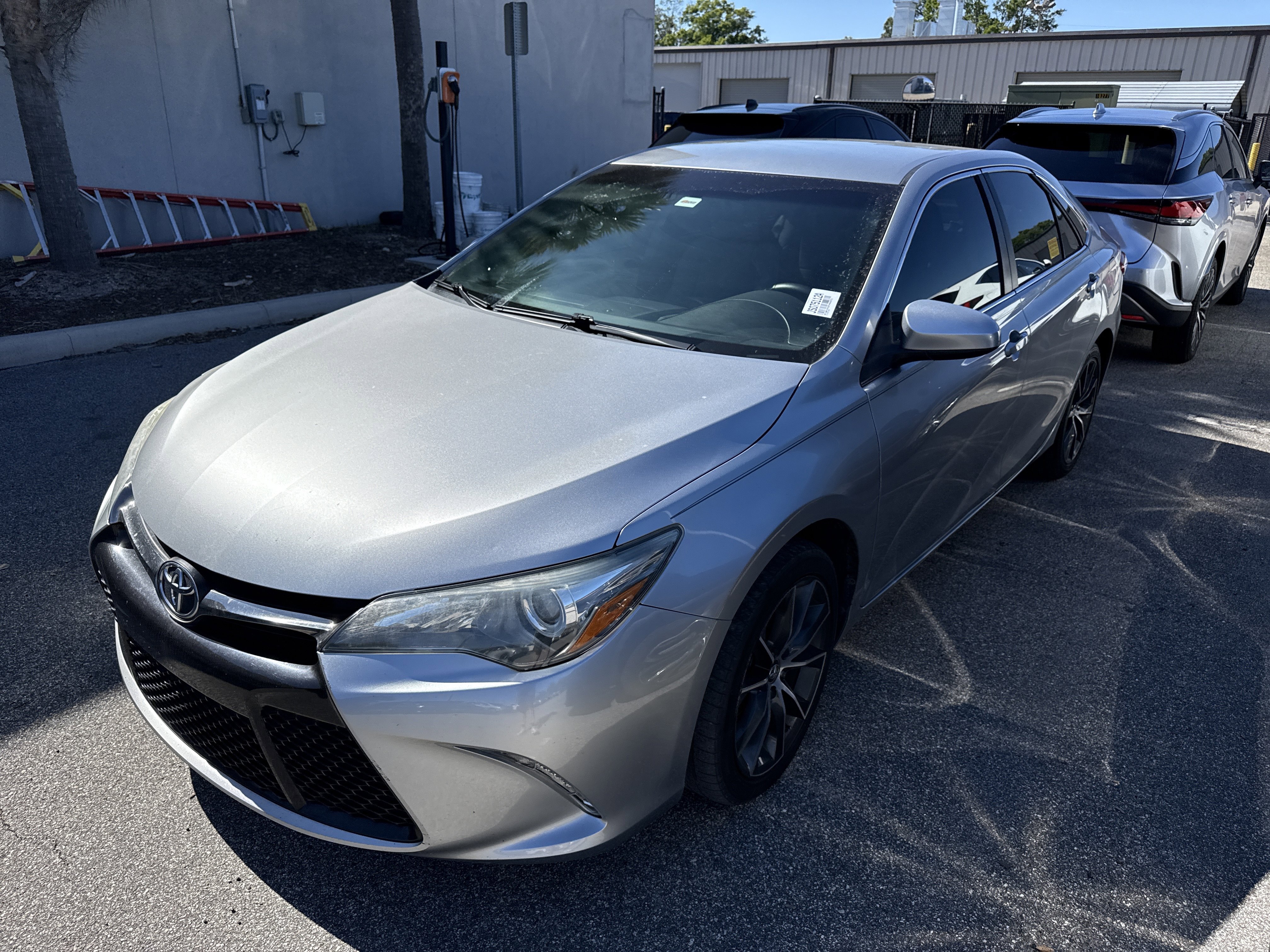 Used 2015 Toyota Camry XSE FWD image 4