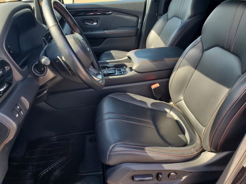 Used 2025 Honda Pilot TrailSport image 23