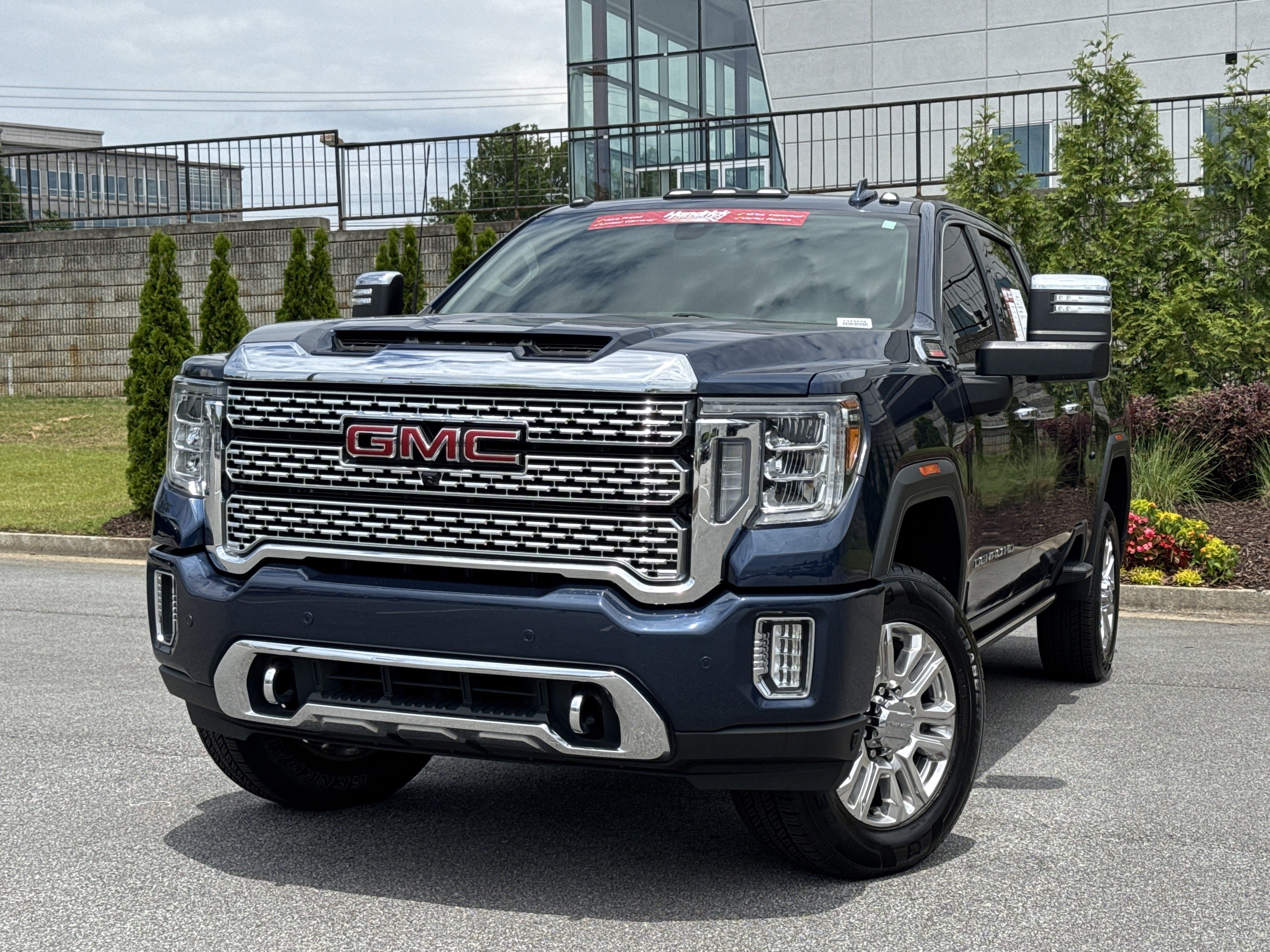Used 2022 GMC Sierra 2500 Denali AWD/4WD image 5