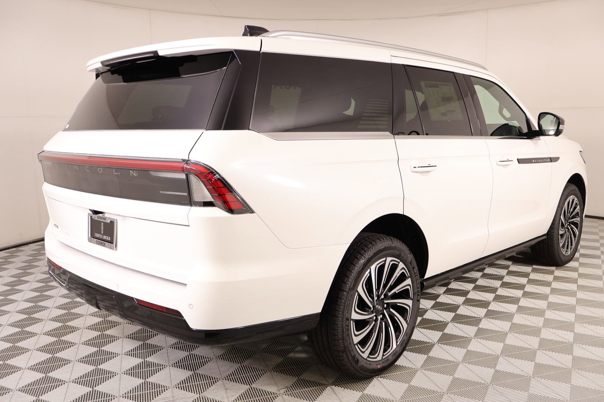 New 2026 Lincoln Navigator Black Label image 23