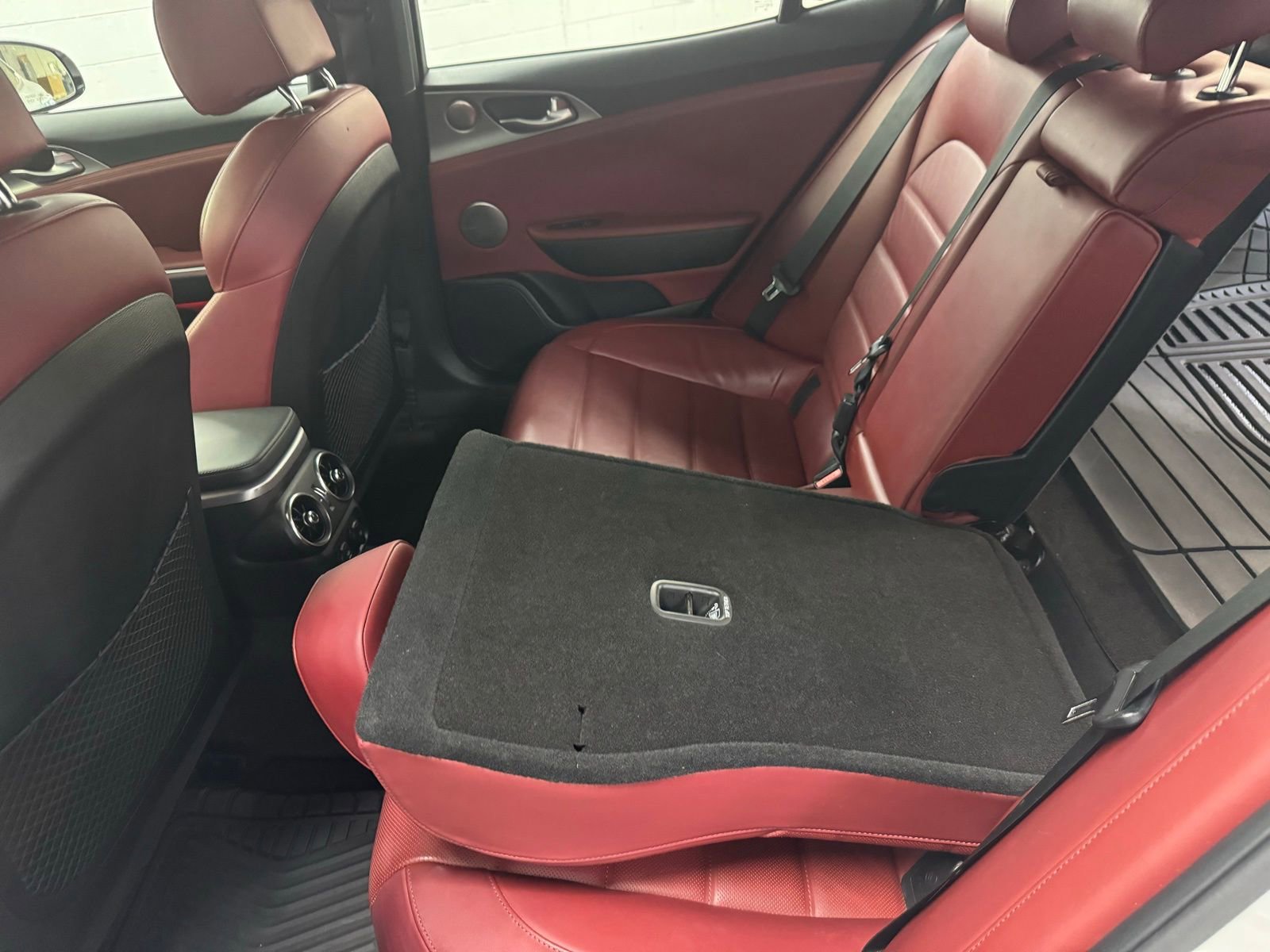 Used 2020 Kia Stinger GT2 image 28