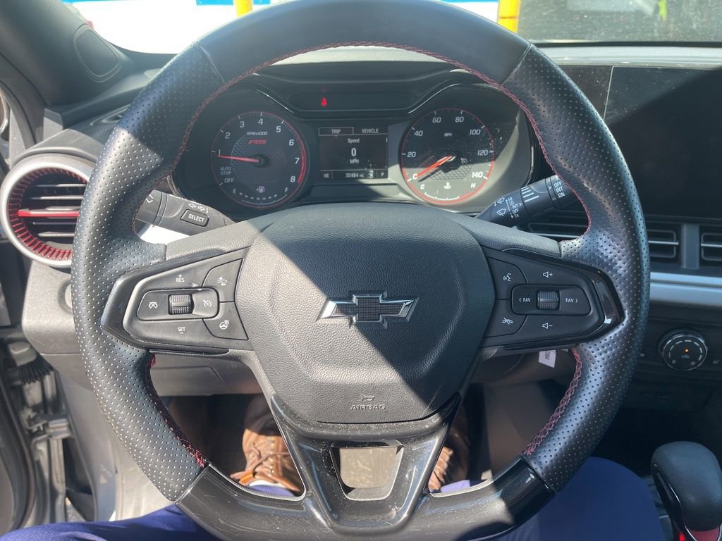 Used 2024 Chevrolet Trax RS FWD image 14