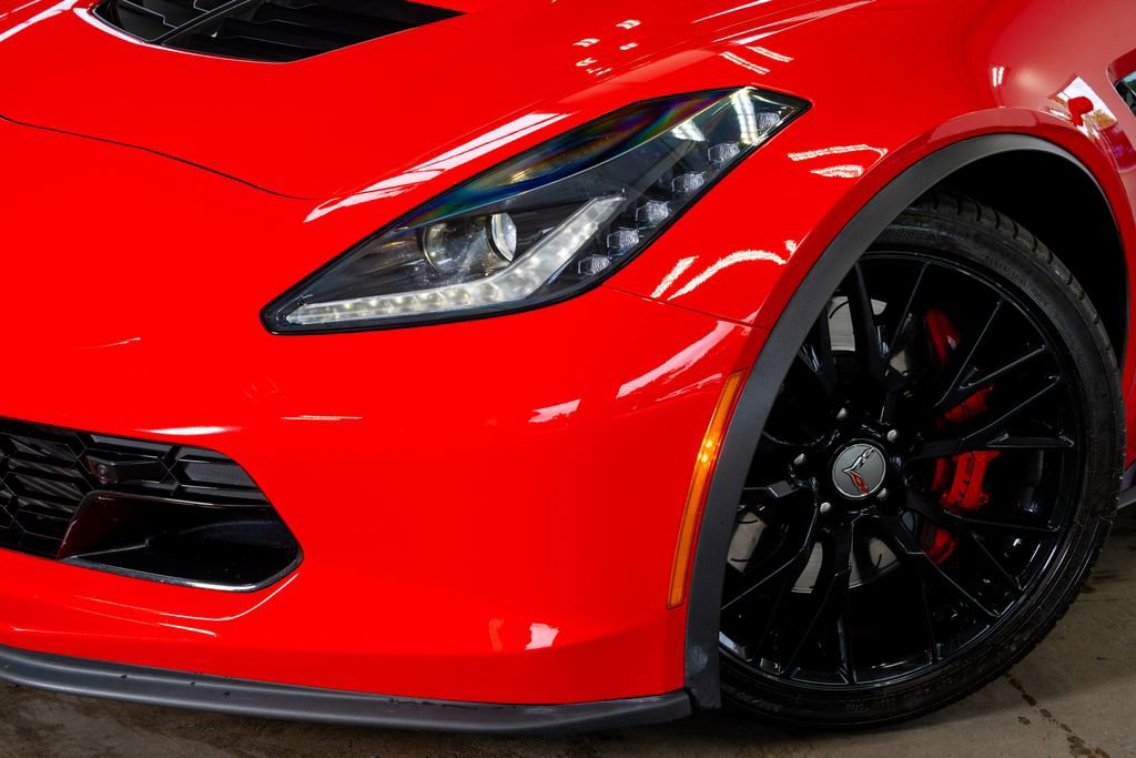 Used 2018 Chevrolet Corvette Z06 RWD image 3