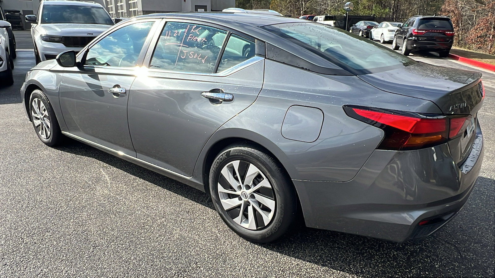 Used 2024 Nissan Altima 2.5 S image 10