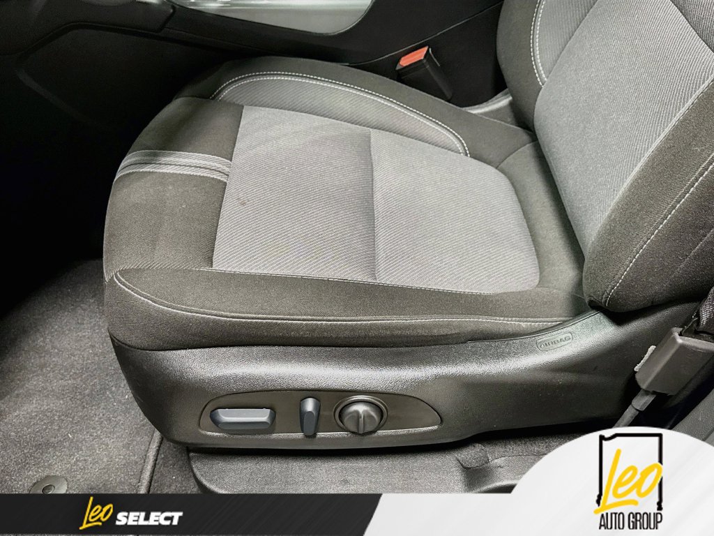 Used 2023 Chevrolet Blazer LT FWD image 19