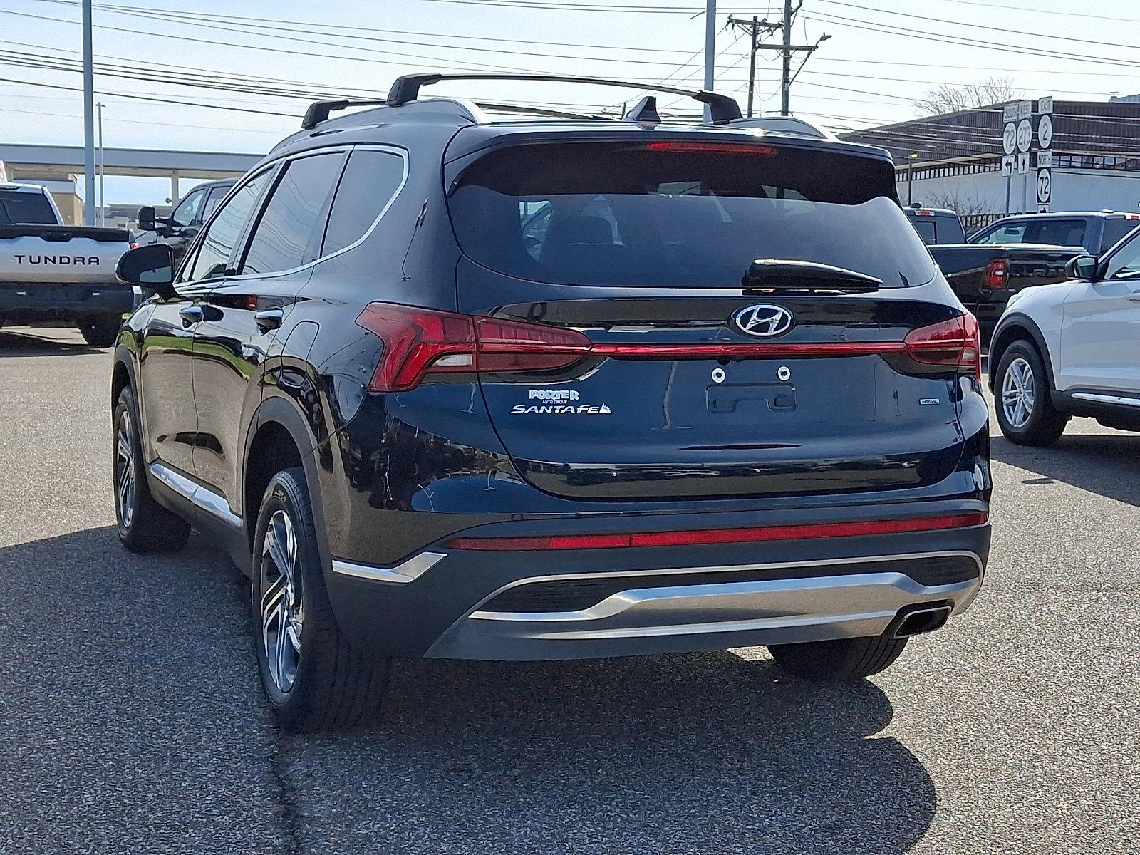 Used 2023 Hyundai Santa Fe SEL w/ Premium Package image 8