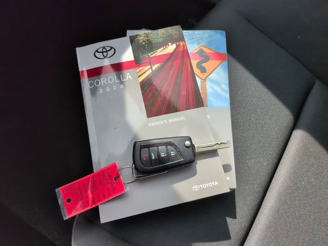 Used 2024 Toyota Corolla LE image 23